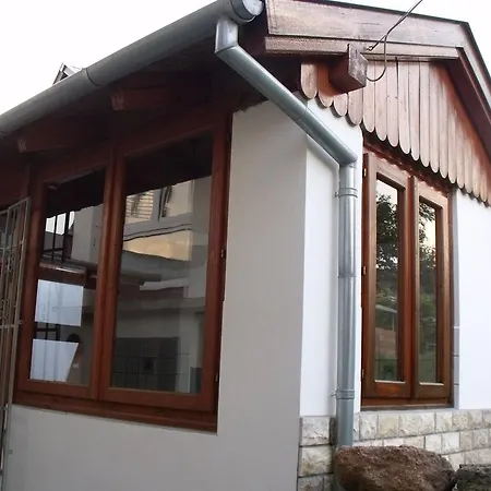 Daire Ludwig House *